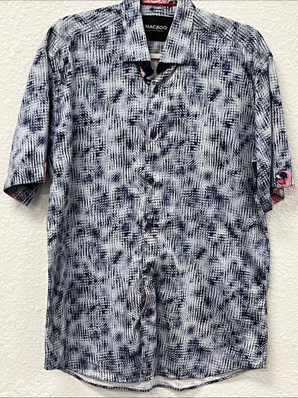 Maceoo Blue and White Casual Button Down SS Shirt
#1079 - Picture 1 of 4